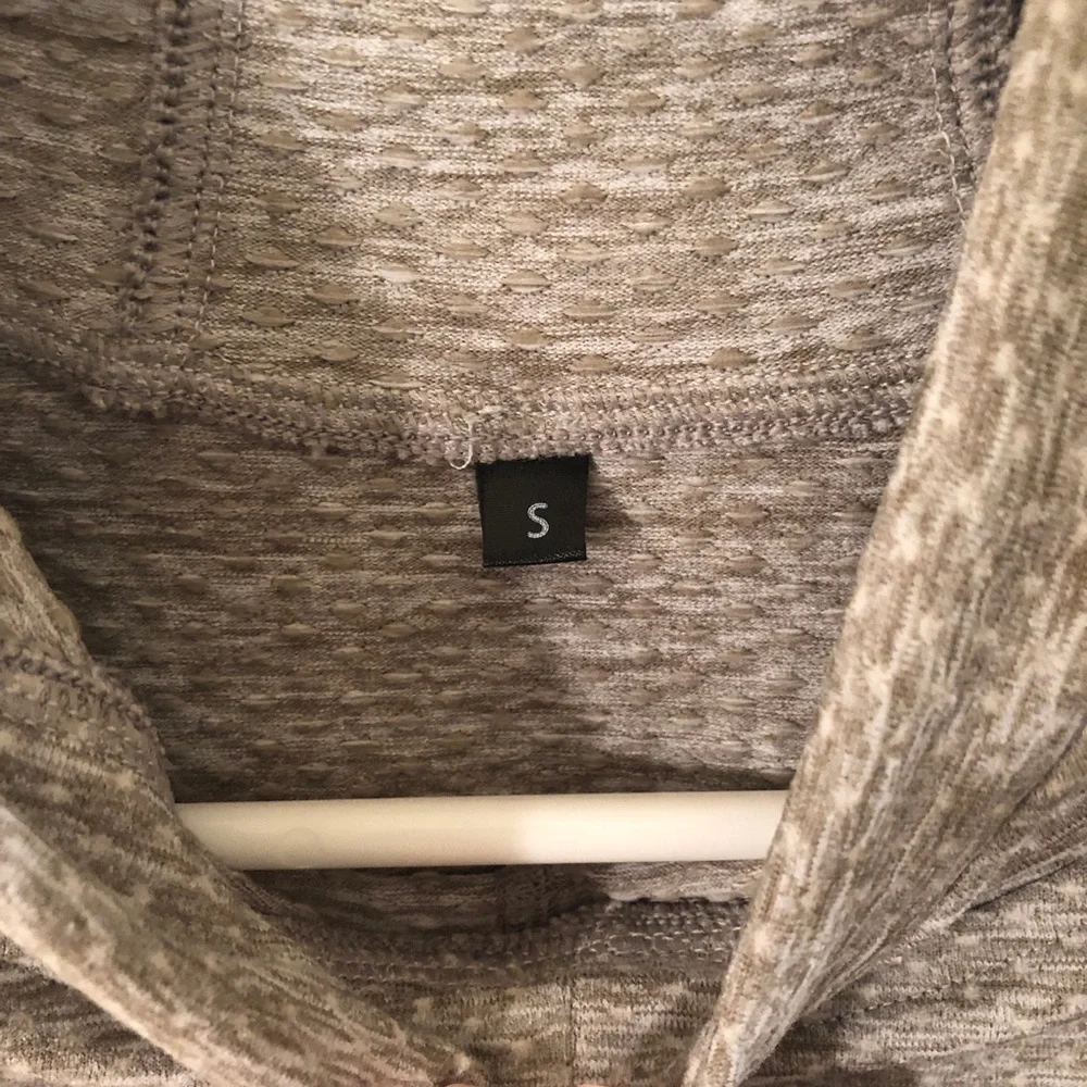 Balance Athletica Purpose Hood Small - Picture 5 of 5